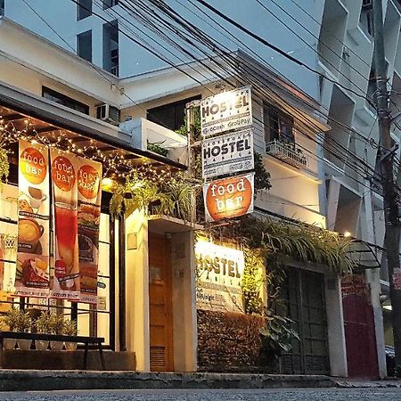Crossroads Hostel Manila Mandaluyong Exterior foto