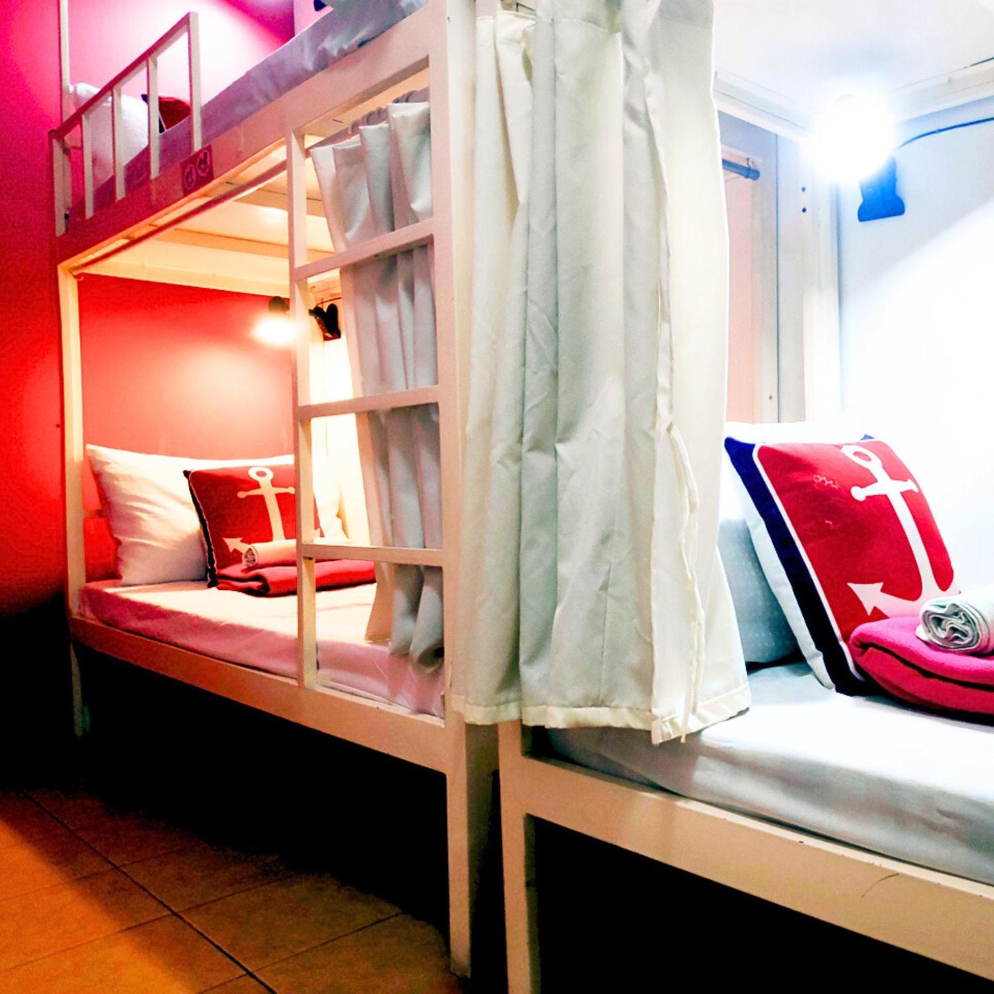 Crossroads Hostel Manila Mandaluyong Exterior foto