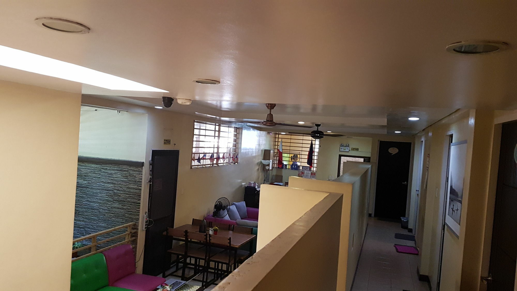 Crossroads Hostel Manila Mandaluyong Exterior foto
